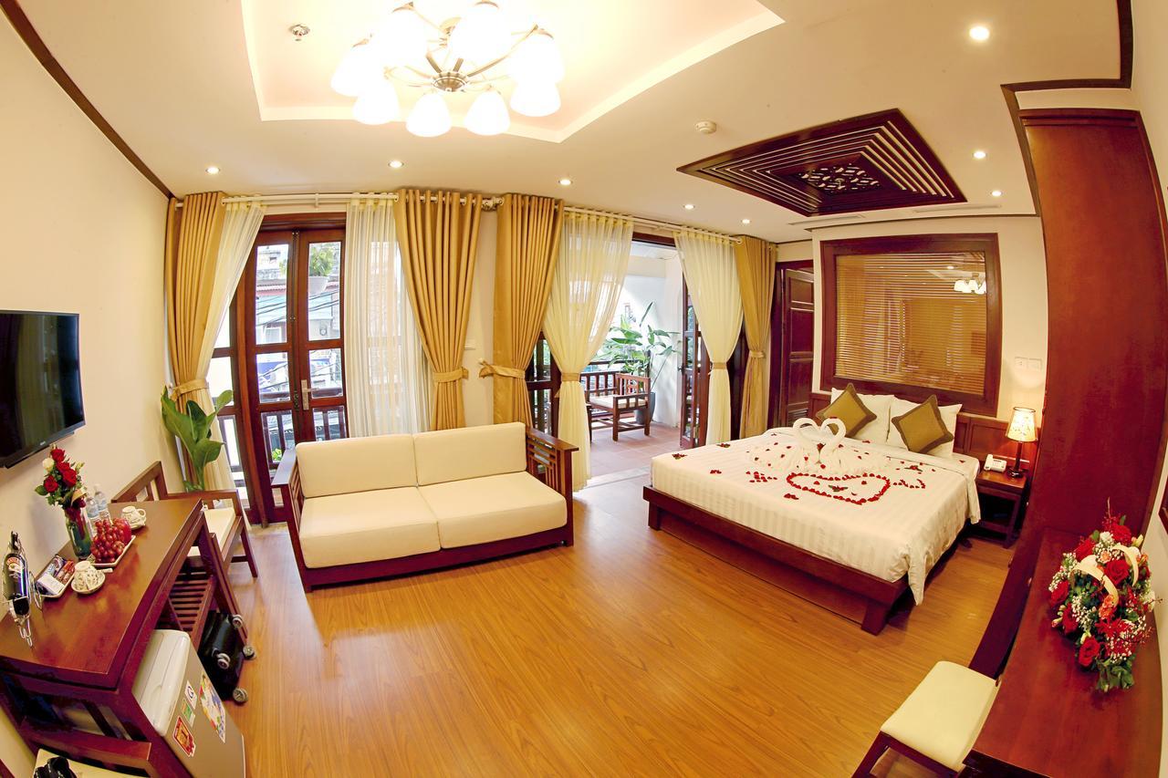Khách sạn Khách Sạn&spa Nostalgia 3*